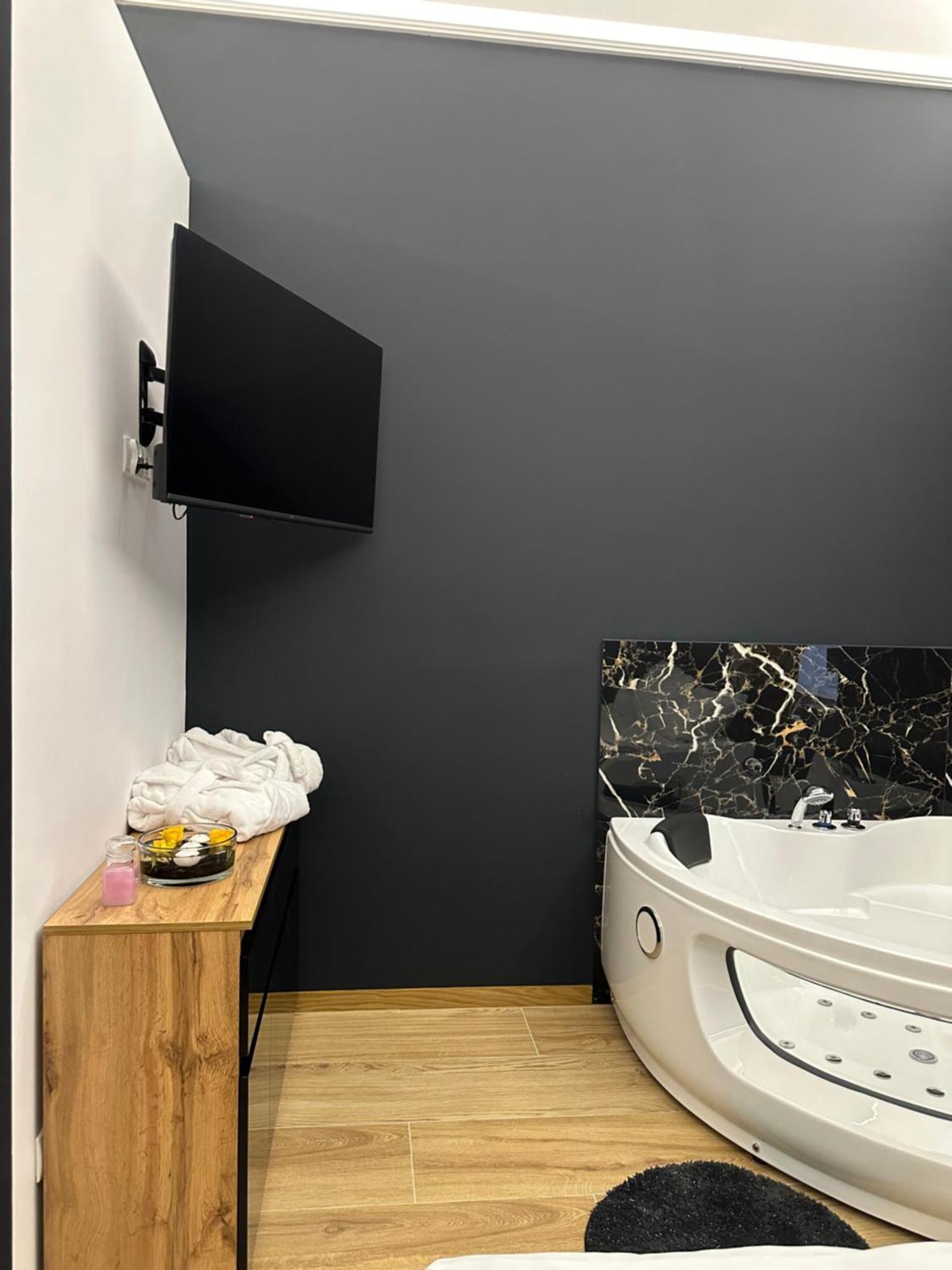 Apartment Jacuzzi Berka Krakau