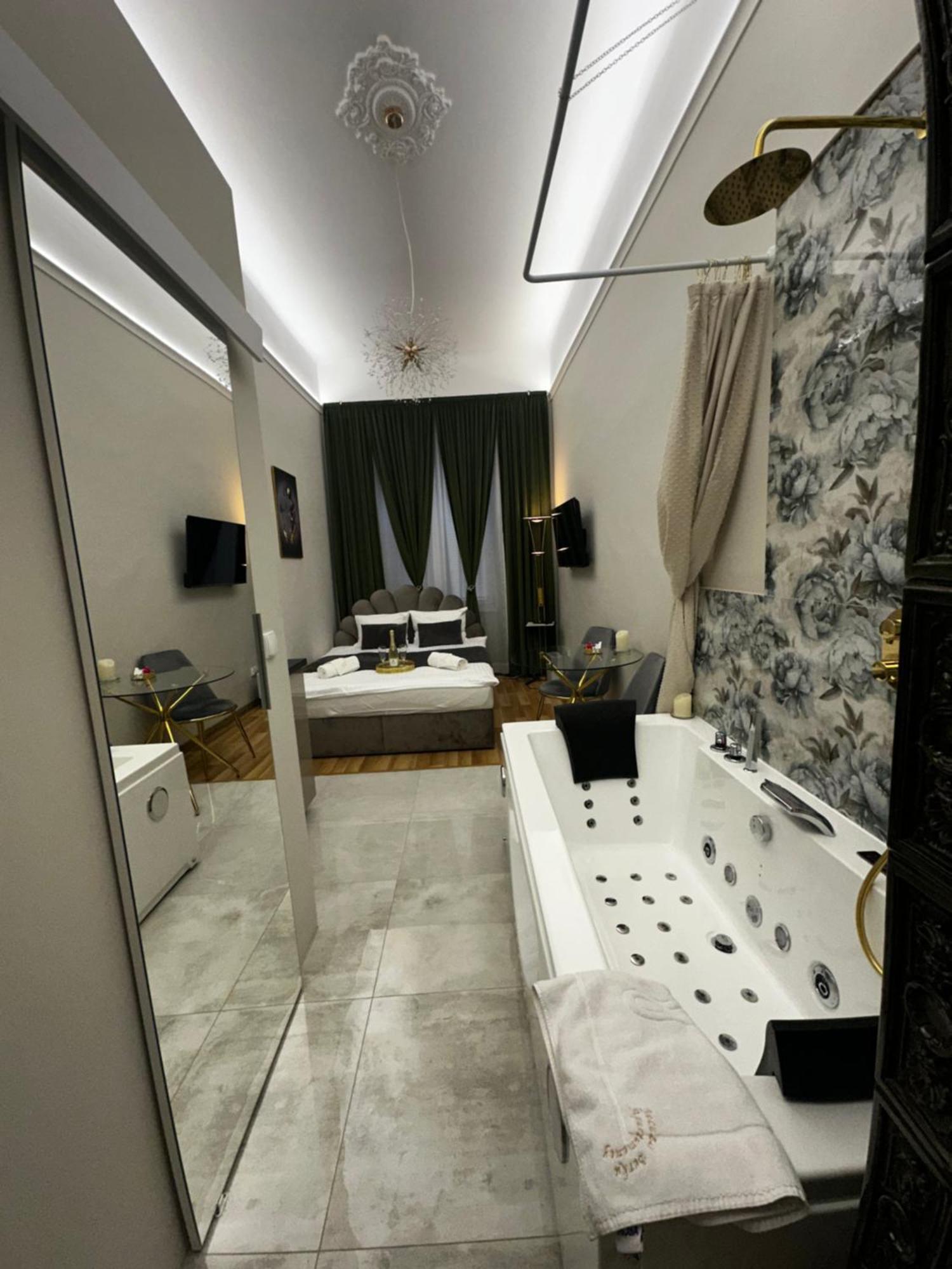 Jacuzzi Berka Apartment Krakau
