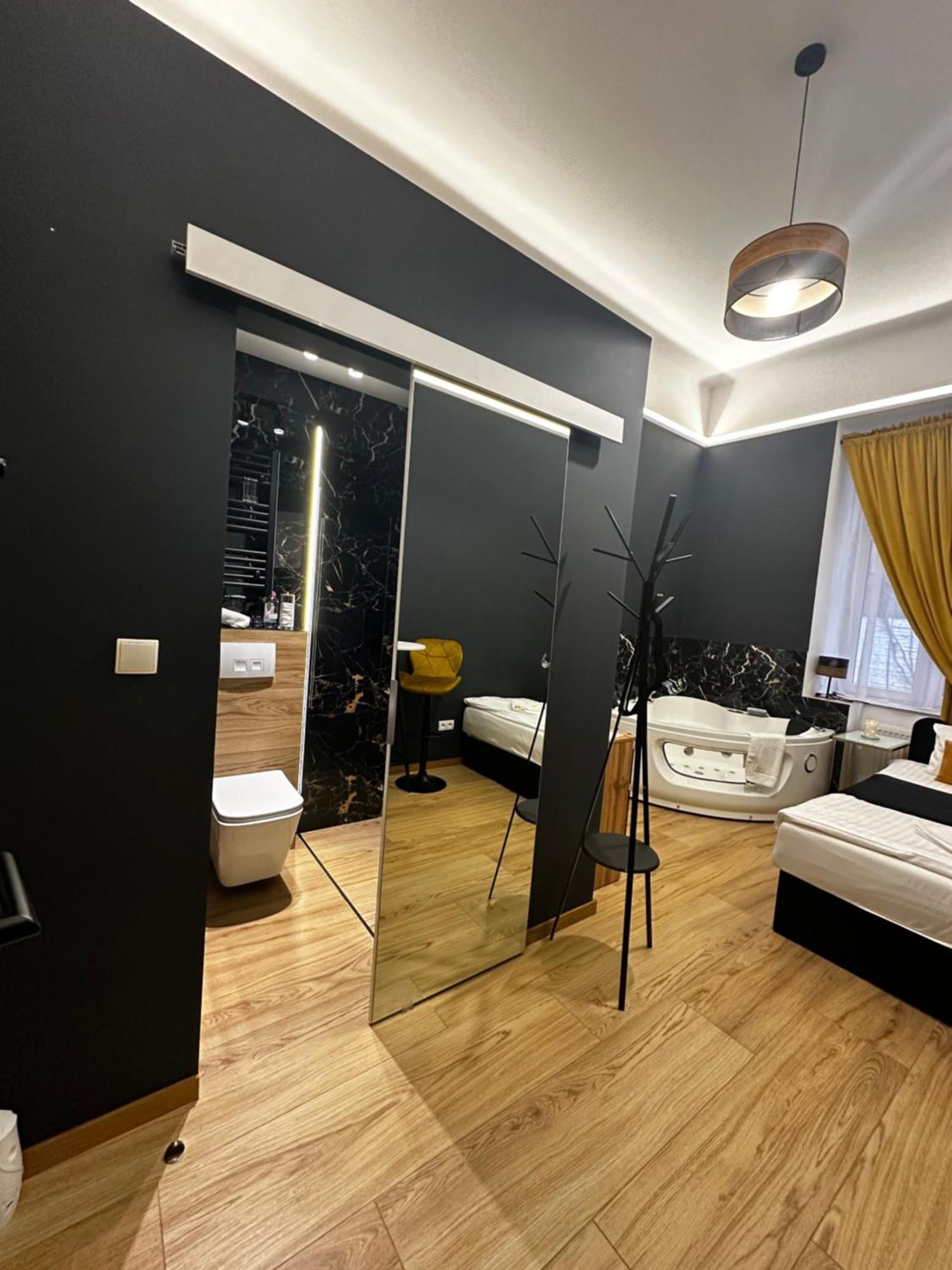 Apartment Jacuzzi Berka Krakau