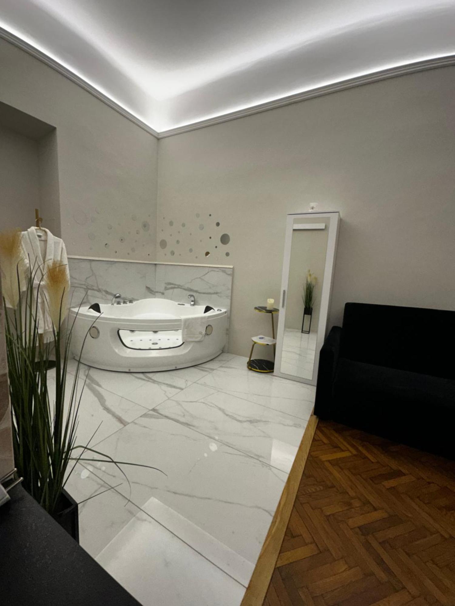 Jacuzzi Berka Apartment Krakau
